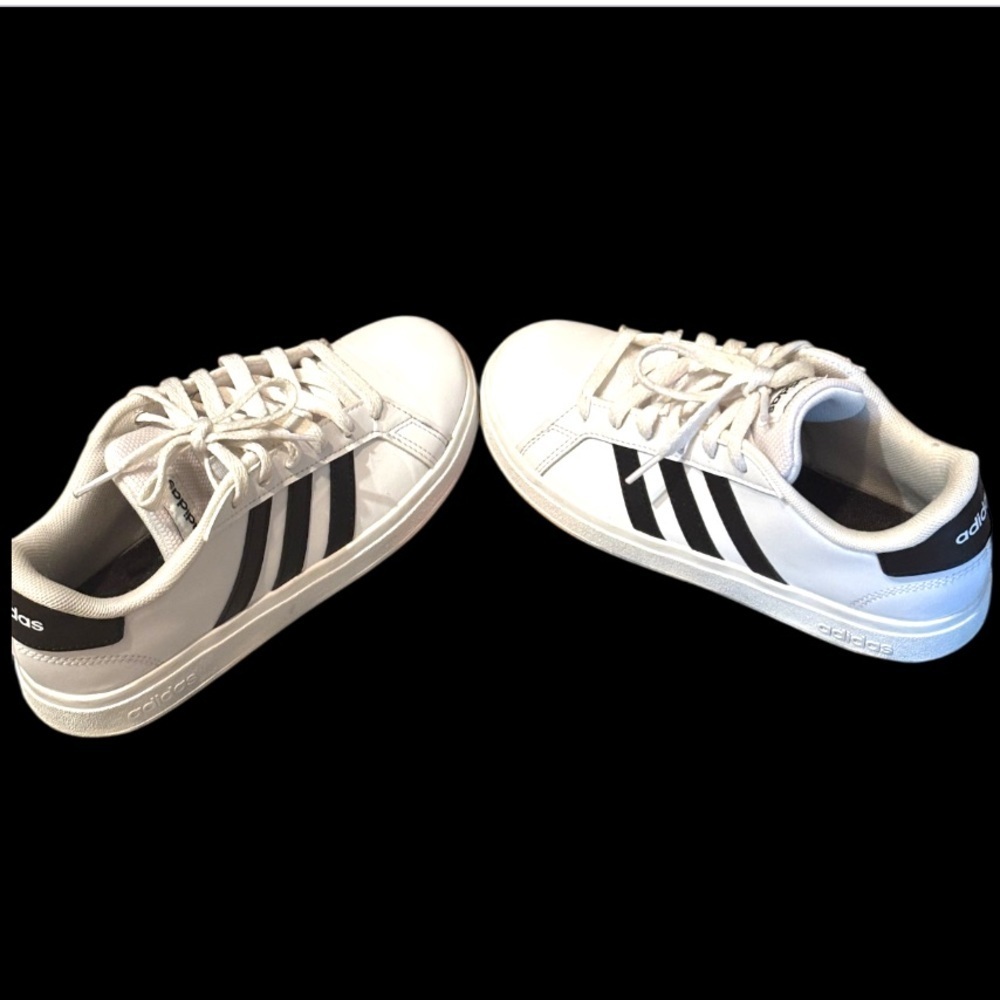 Adidas Tennis Shoes 3 Like New